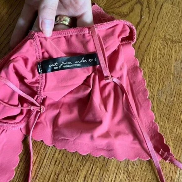 Urban Outfitters Out From Under Laser-Cut Scallop Lace Triangle Bralette Pink - Picture 2 of 3
